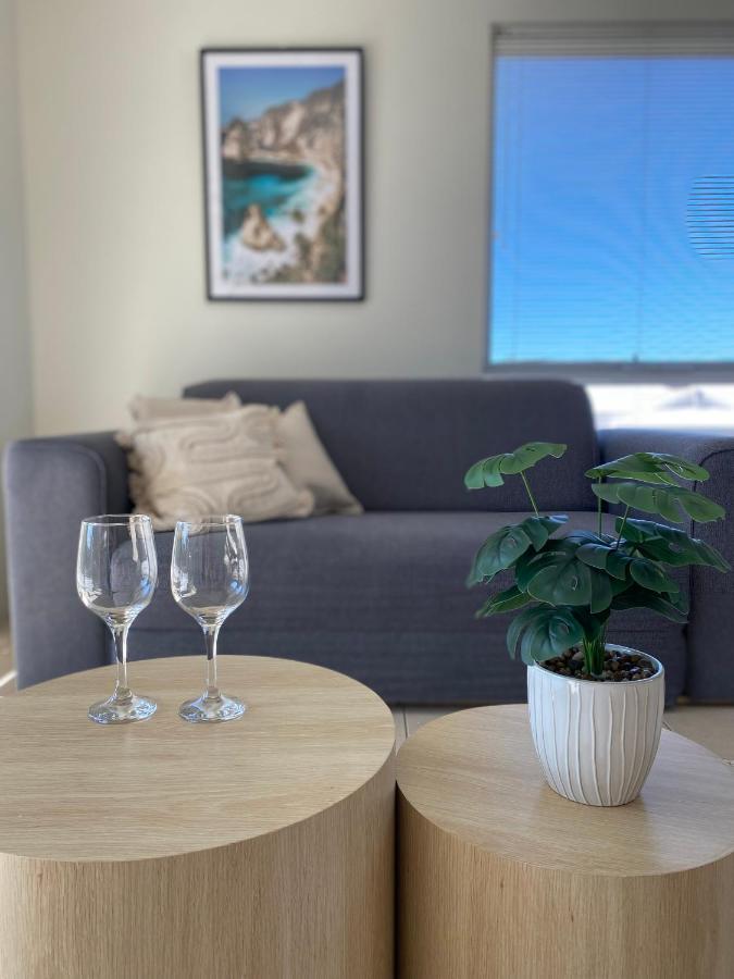 Modern Luxury 1 Bedroom Apartment - Walk To The Shops! Free Wifi Clarkson Bagian luar foto